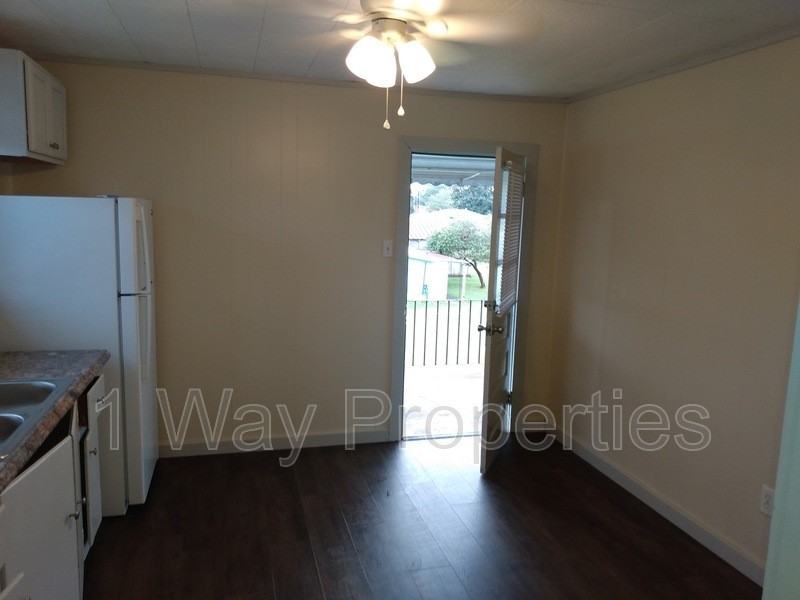 1119 Hickory St #3 - Photo 3 of 9