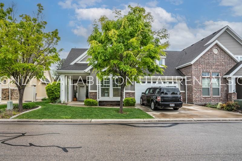 1777 W Yarrow Dr - Photo 2 of 28