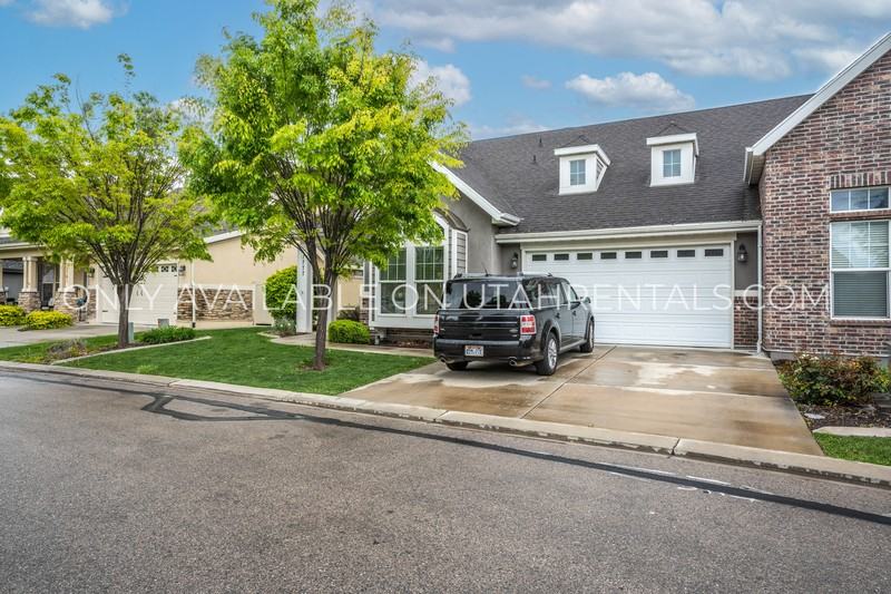 1777 W Yarrow Dr - Photo 3 of 28