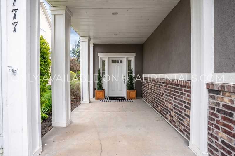 1777 W Yarrow Dr - Photo 4 of 28