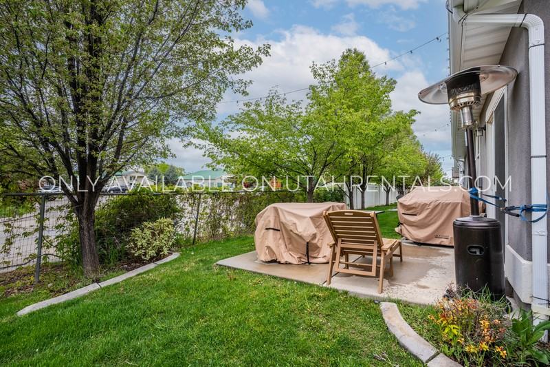 1777 W Yarrow Dr - Photo 5 of 28