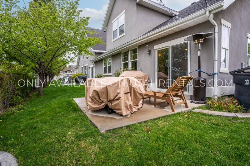 1777 W Yarrow Dr - Photo 6 of 28