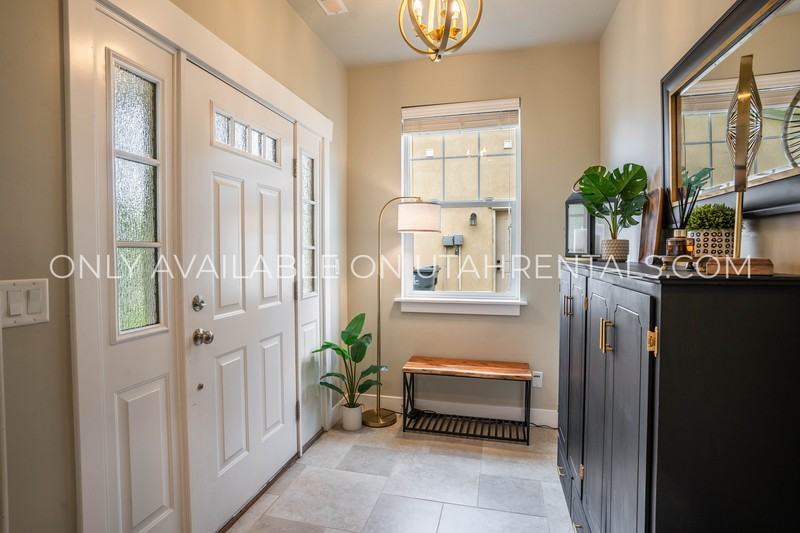 1777 W Yarrow Dr - Photo 7 of 28