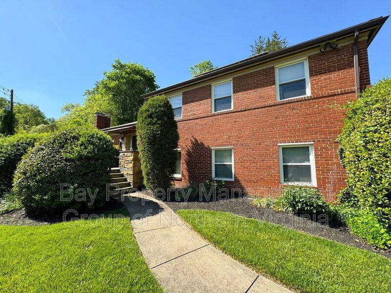 1801 Primrose Rd Nw - Photo 2 of 35