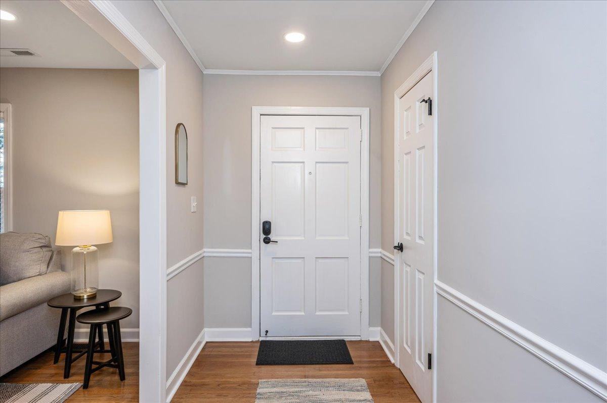 727 Richmond St - Photo 3 of 26