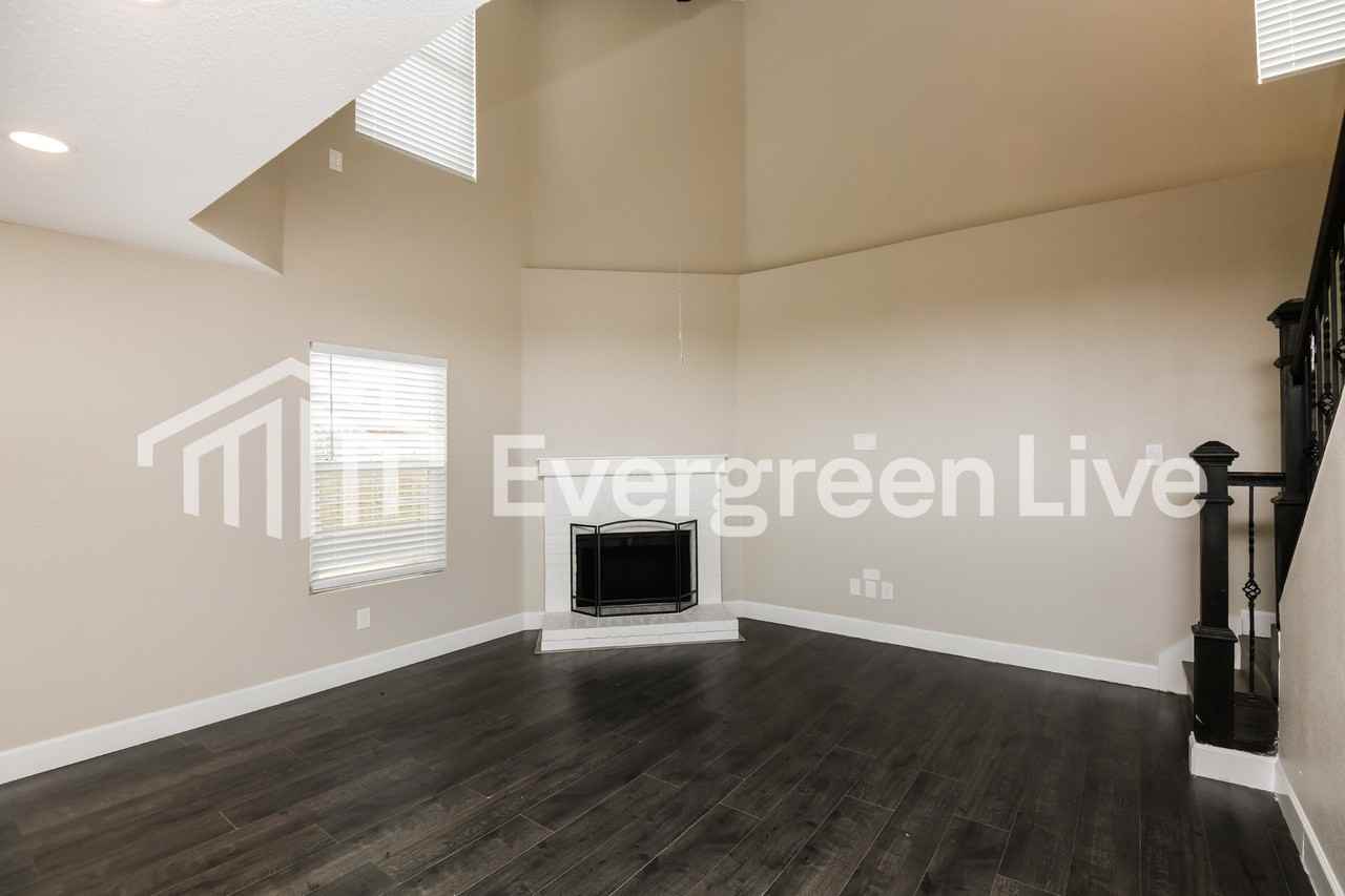 4332 Hunters Creek Dr - Photo 4 of 20