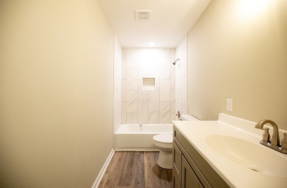 809 Cass St - Photo 2 of 10