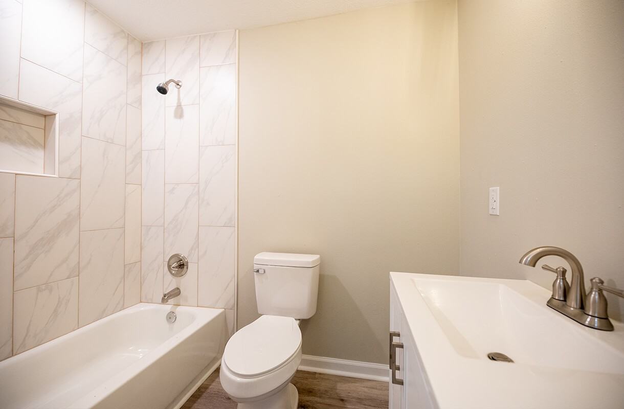 809 Cass St - Photo 3 of 10