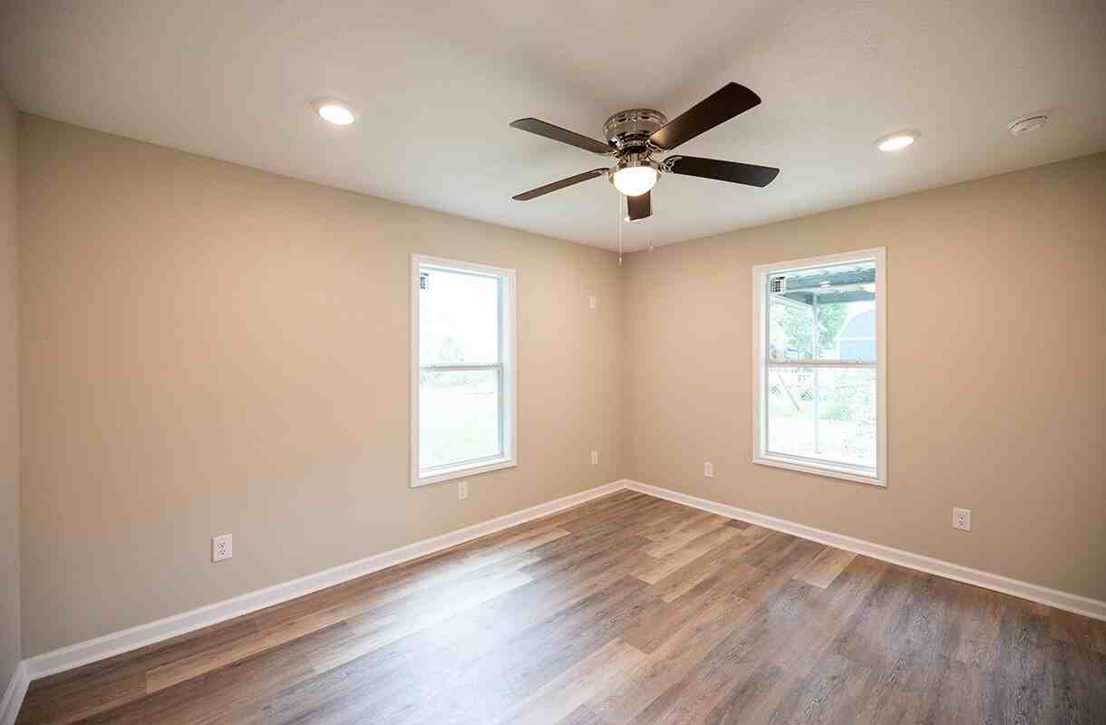 809 Cass St - Photo 5 of 10