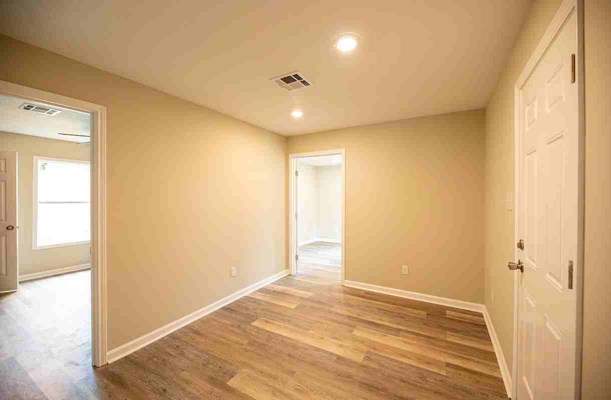 809 Cass St - Photo 6 of 10