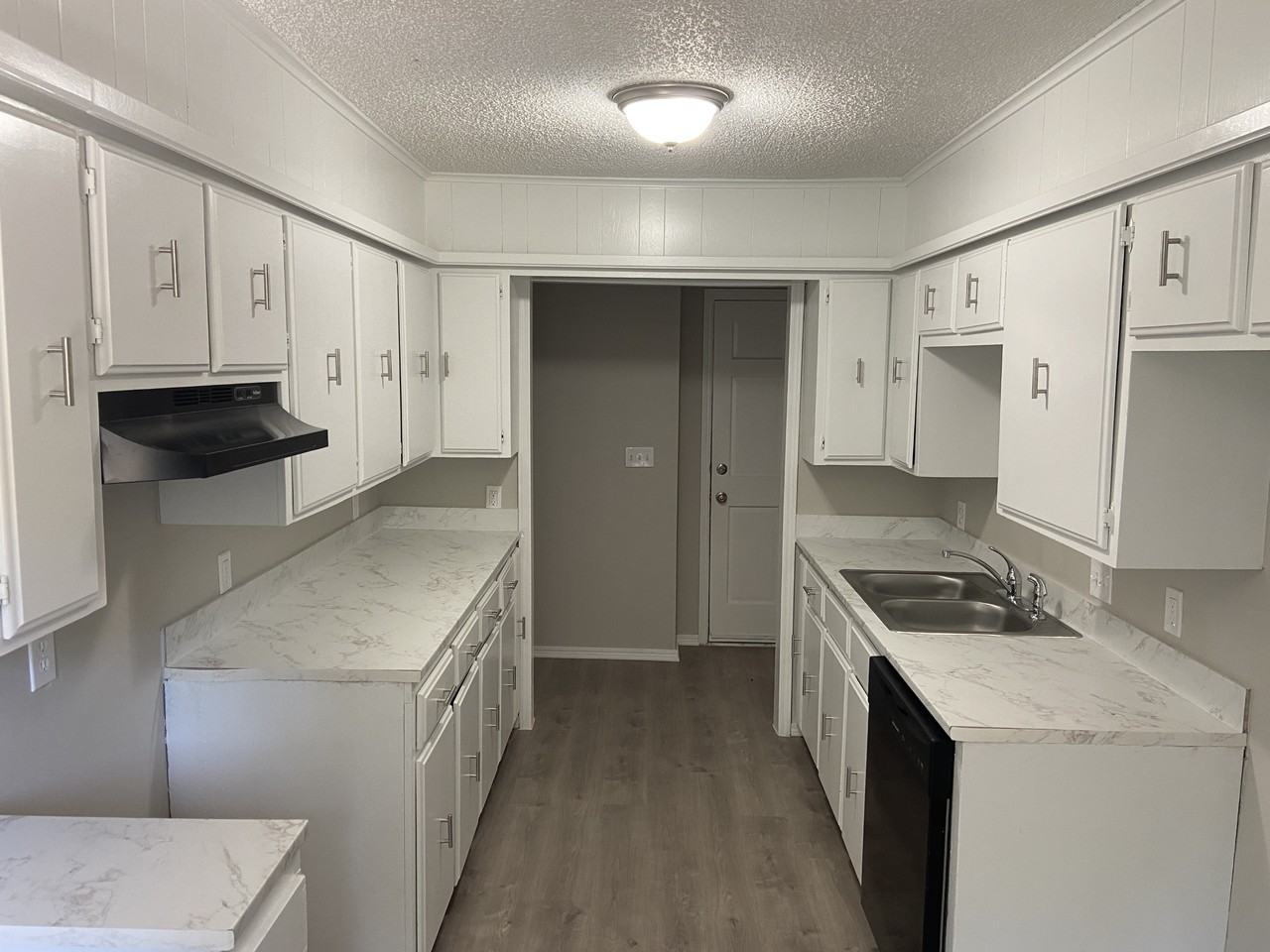 15561 S 292nd East Ave - Photo 3 of 9