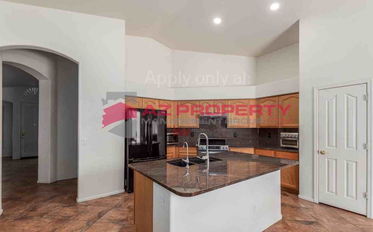 689 W Minton Dr - Photo 4 of 30