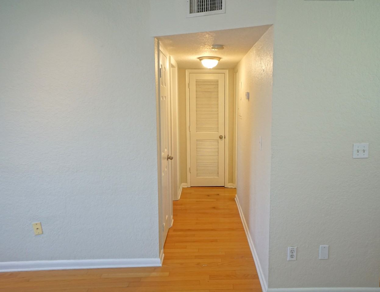 212 S Church Ave #212 - Photo 6 of 12