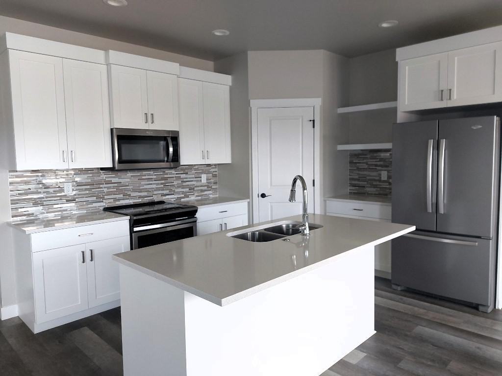1381 Golden Pheasant Dr - Photo 3 of 17