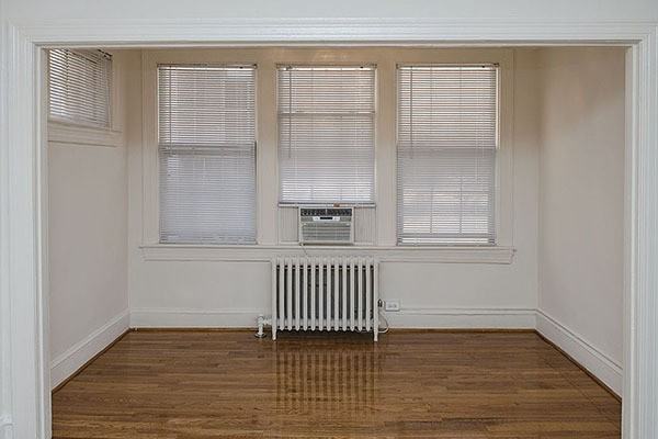 Paramount - Photo 3 of 14