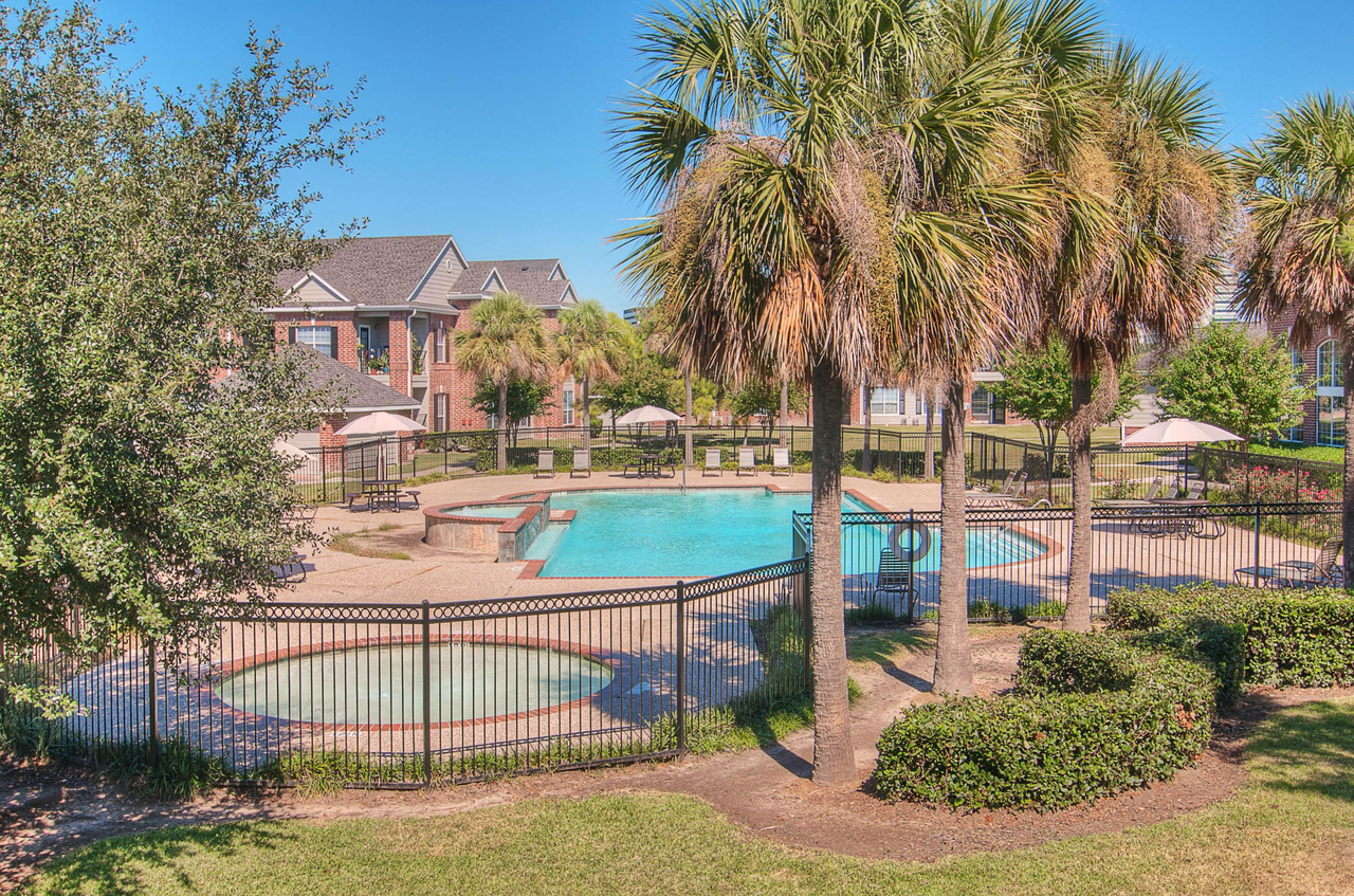 Brittmore - Photo 3 of 4