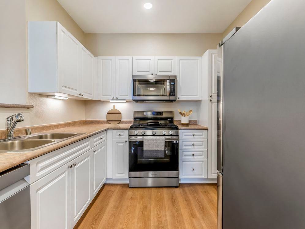 Avalon Simi Valley - Photo 7 of 42