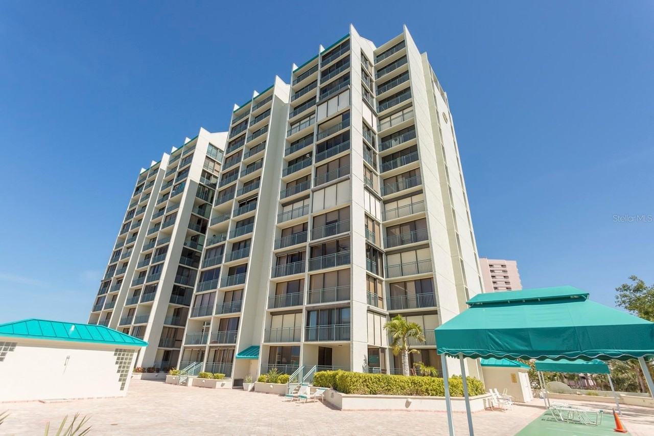 1380 Gulf Blvd #206 - Photo 4 of 31