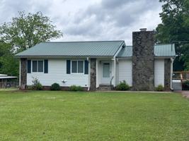 featured image of 105 N Lake Dr