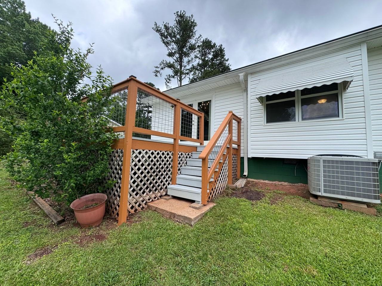 105 N Lake Dr - Photo 3 of 13