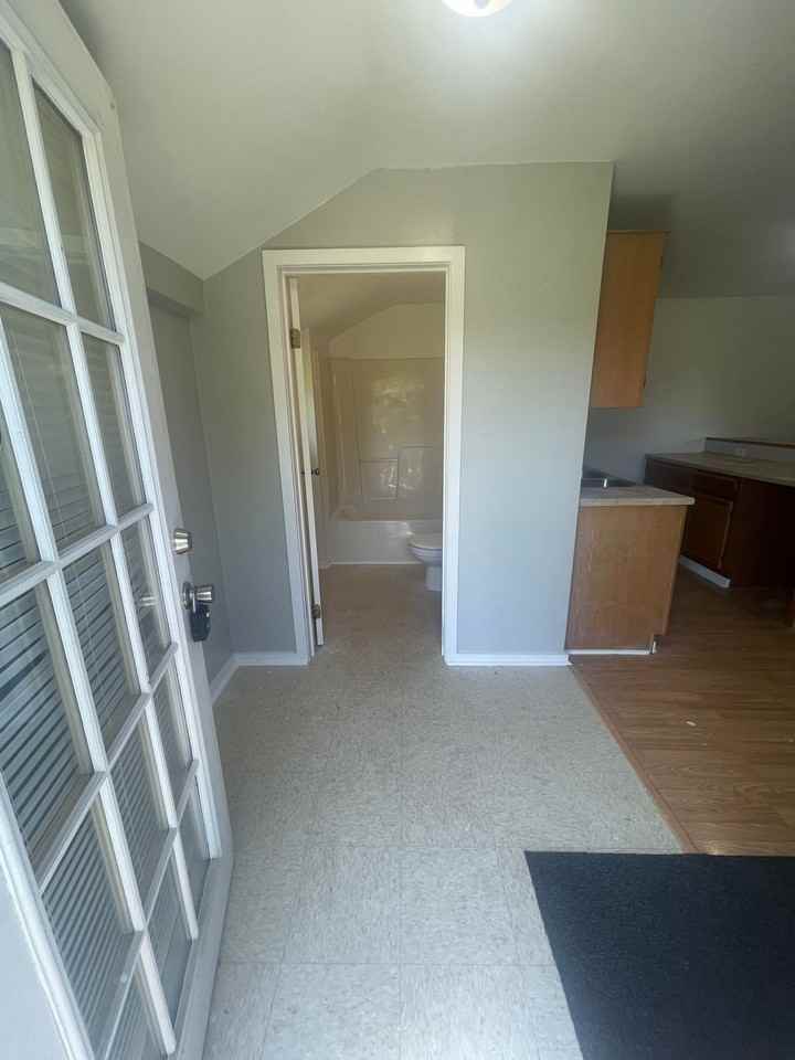 517 Church St - Photo 3 of 24