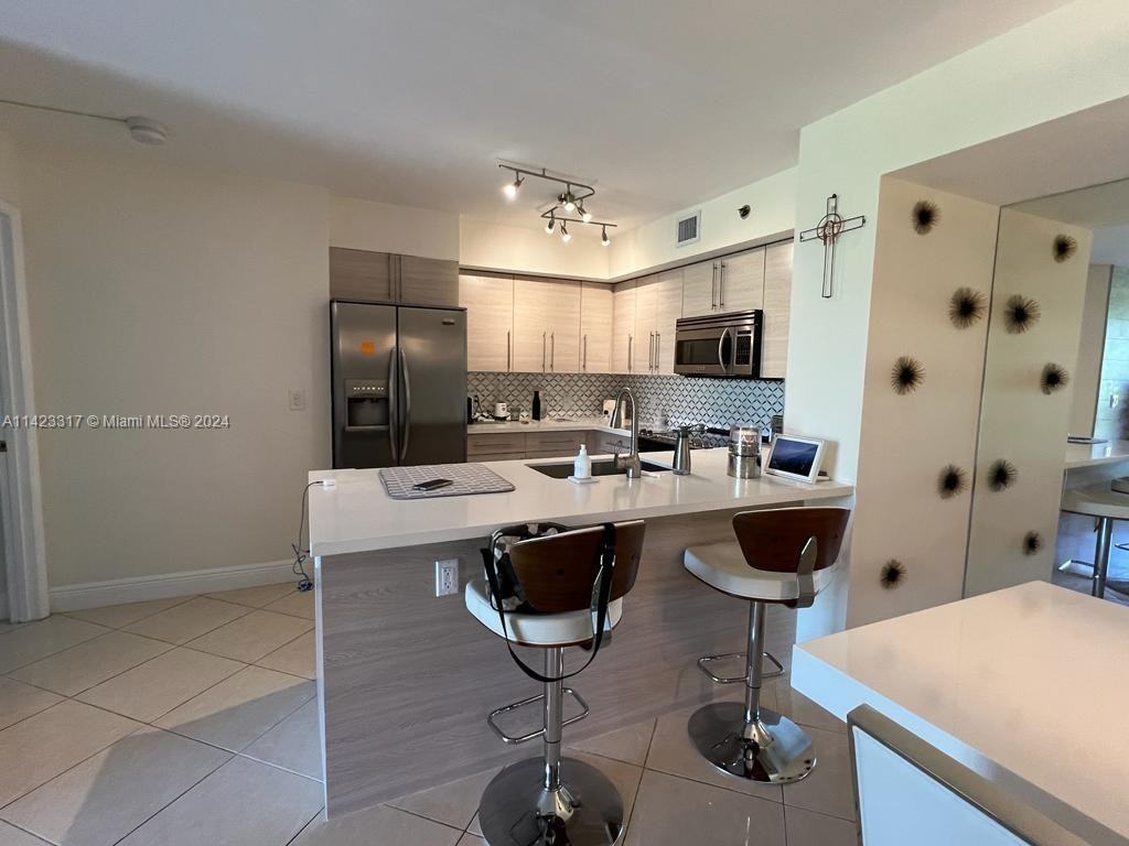 19901 E Country Club Dr #2505 - Photo 5 of 21