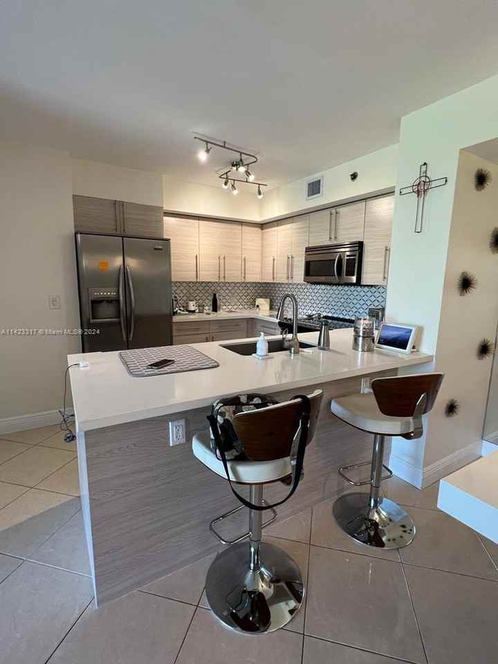 19901 E Country Club Dr #2505 - Photo 6 of 21