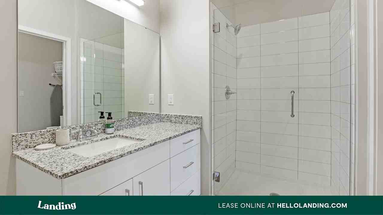 1600 NW 38th St - Photo 5 of 50