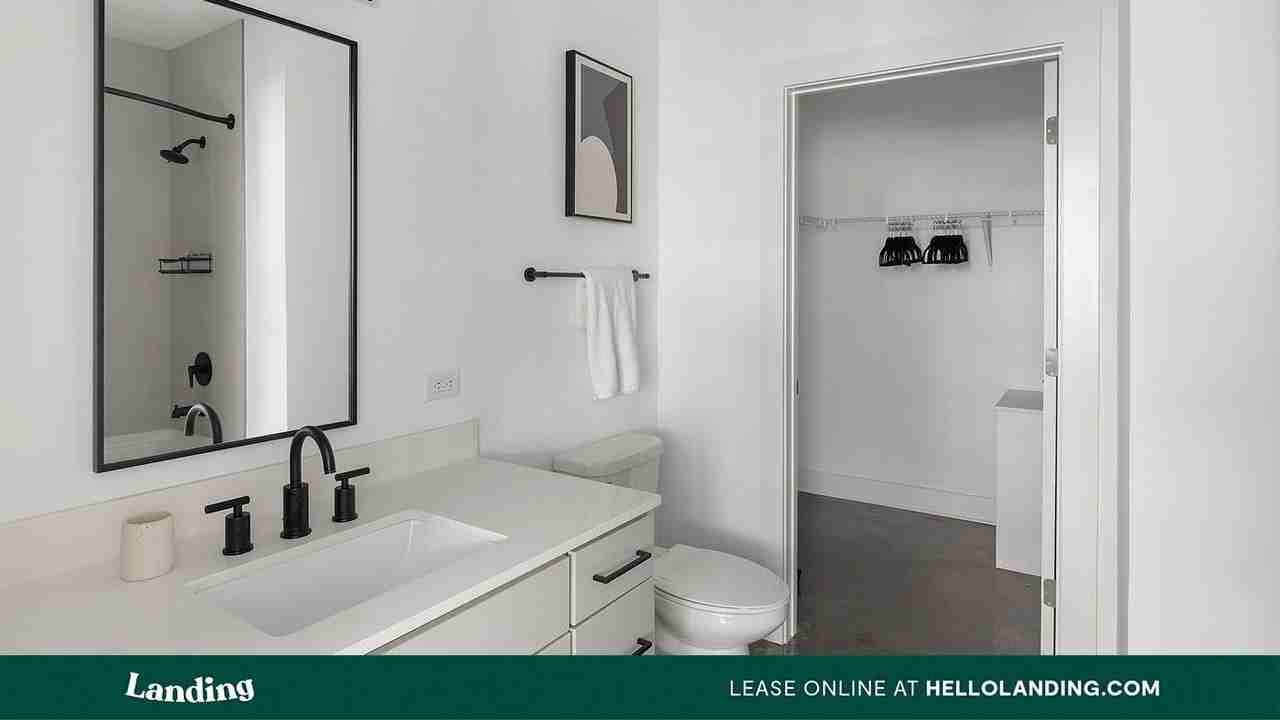 715 Merritt Ave - Photo 5 of 50