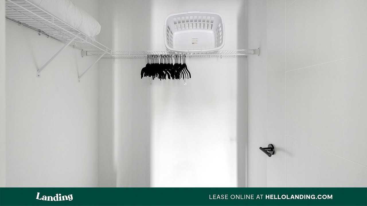 715 Merritt Ave - Photo 7 of 50