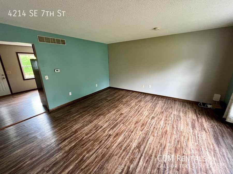 4214 Se 7th St - Photo 3 of 11