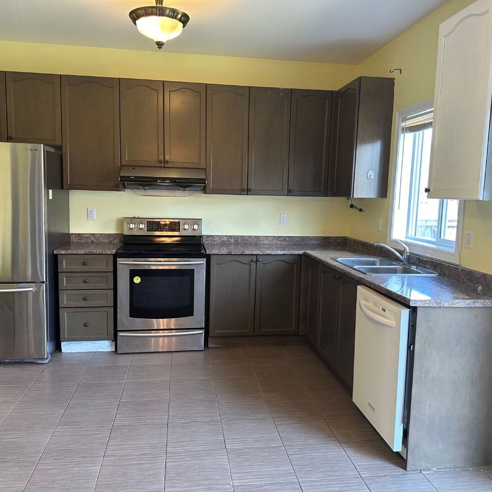 710 Halbert Drive - Photo 3 of 5