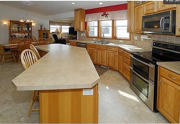 35060 Nystrom Ave - Photo 3 of 7