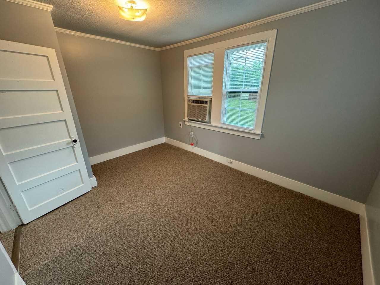 7427 Carthage Hwy - Photo 7 of 15
