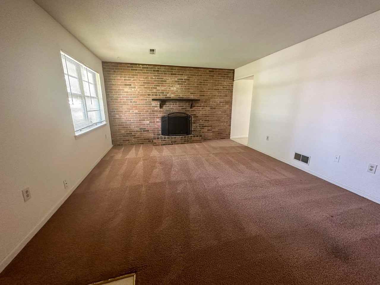 4823 E. Meadow Lark Lane - Photo 2 of 10