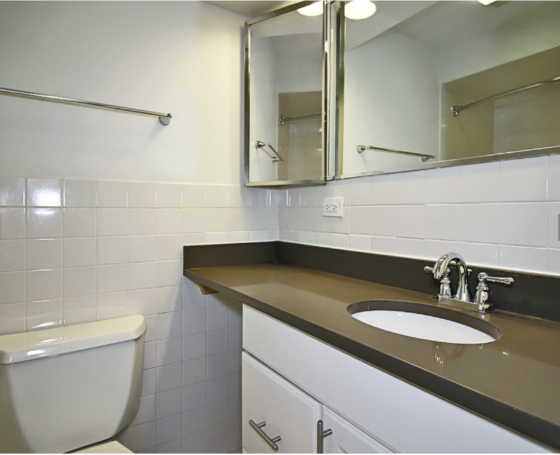 212 E Chestnut St - Photo 3 of 7