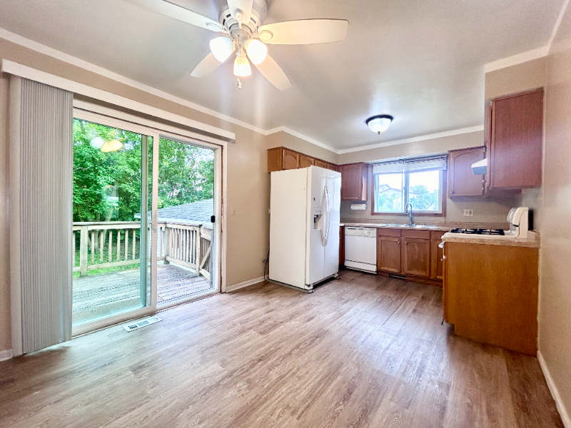 183 Bloomingdale Ct - Photo 3 of 16