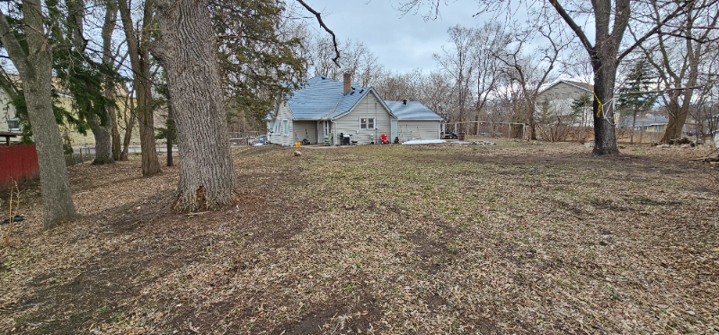 1447 6th St E - Photo 2 of 20