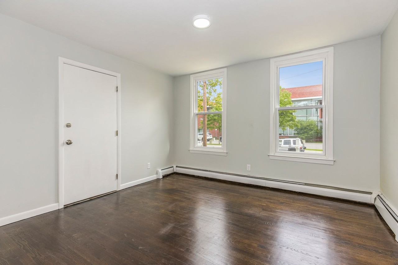 140 Nash Street - Photo 6 of 32