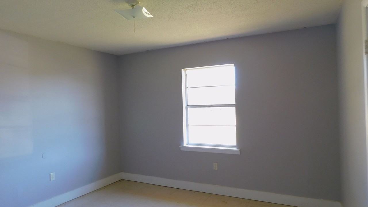 717 Richardson St - Photo 6 of 8