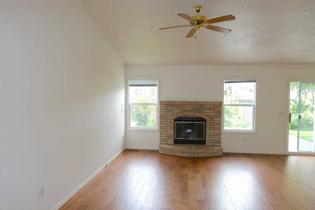 6200 N Hastings Ave - Photo 3 of 18
