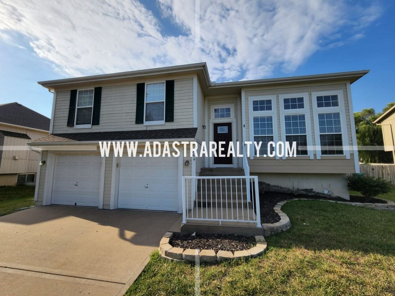 964 Oak Crest Dr - Photo 2 of 50