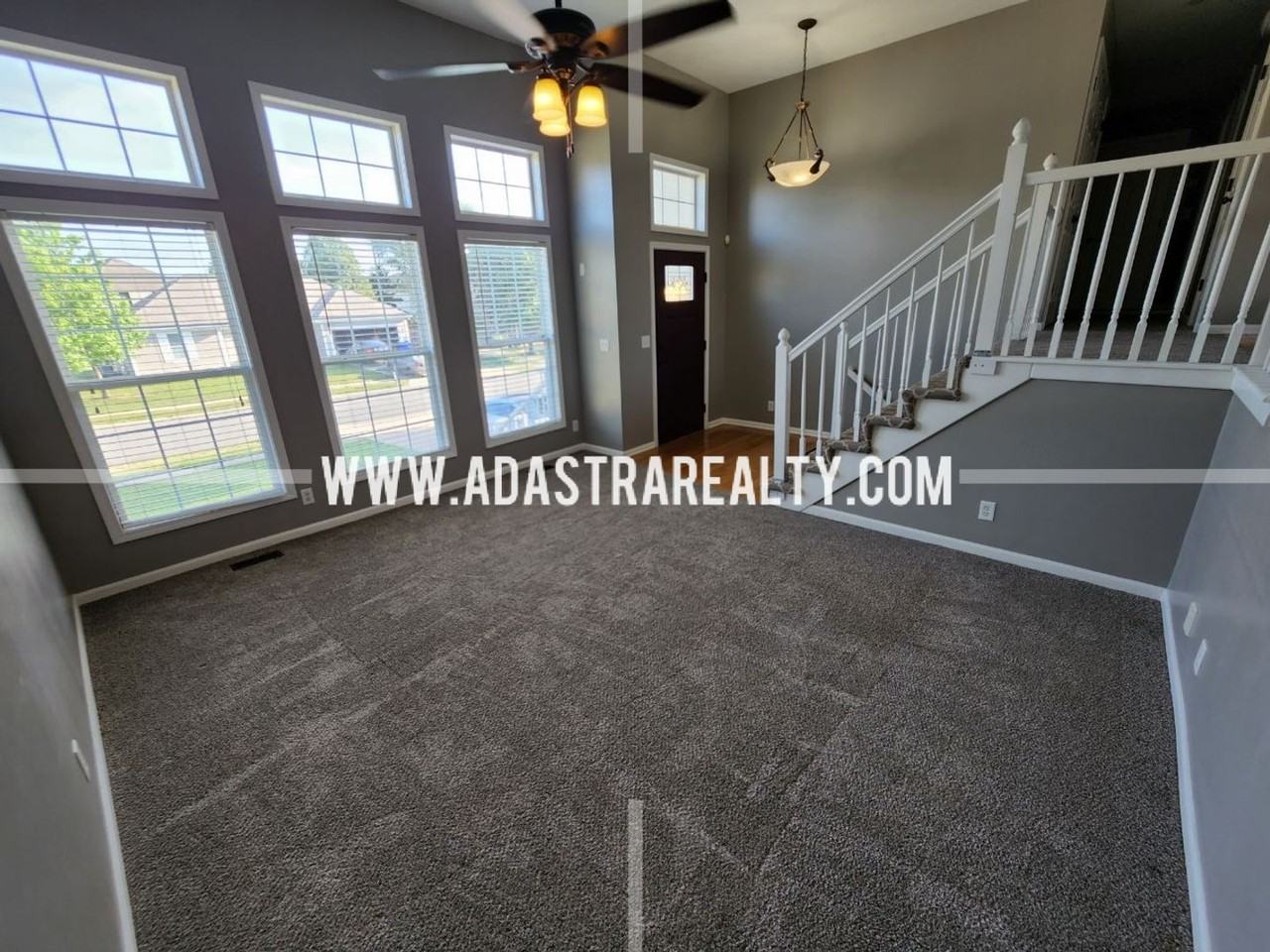 964 Oak Crest Dr - Photo 3 of 50