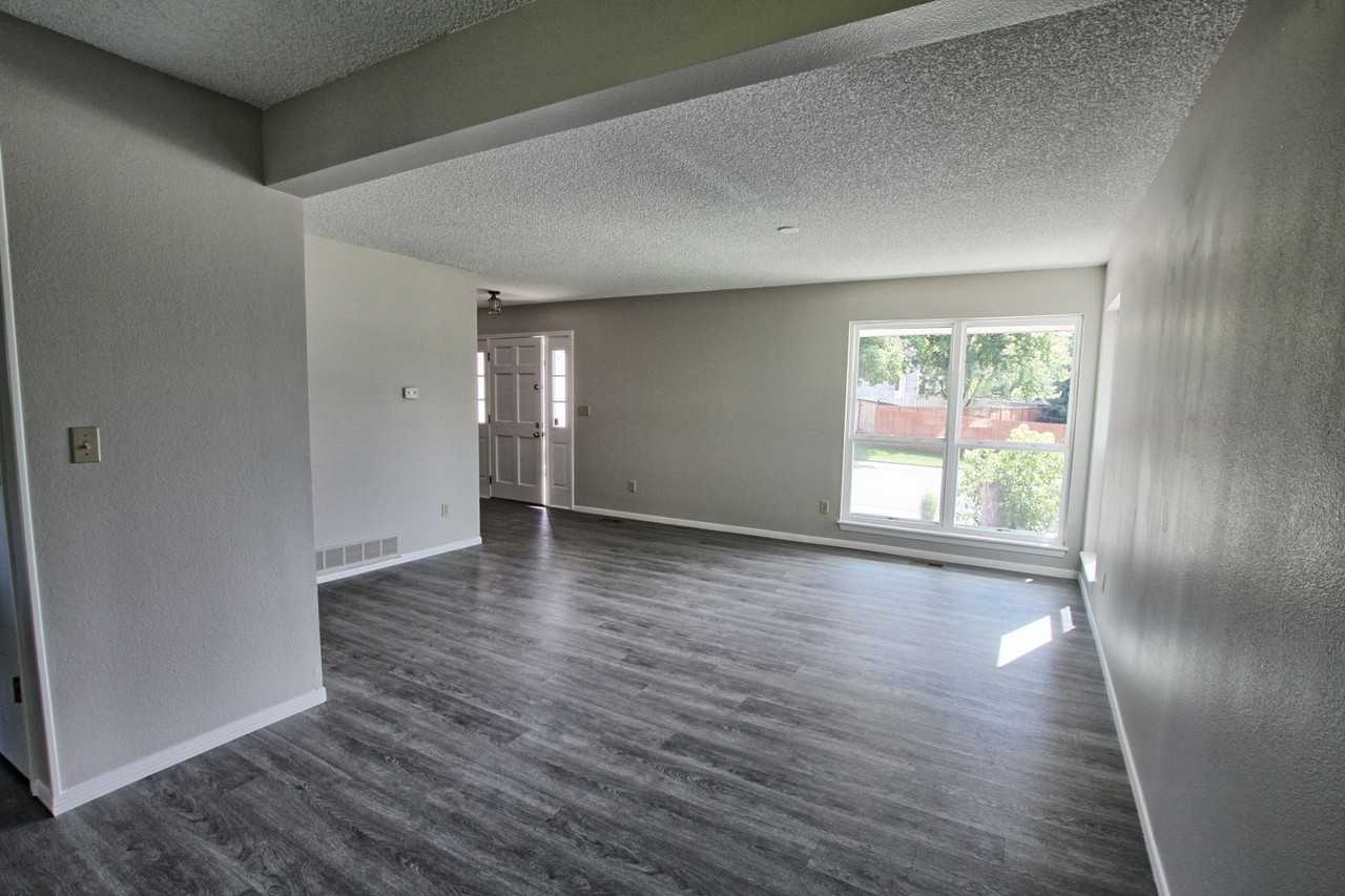 7453 E Long Ave - Photo 3 of 15