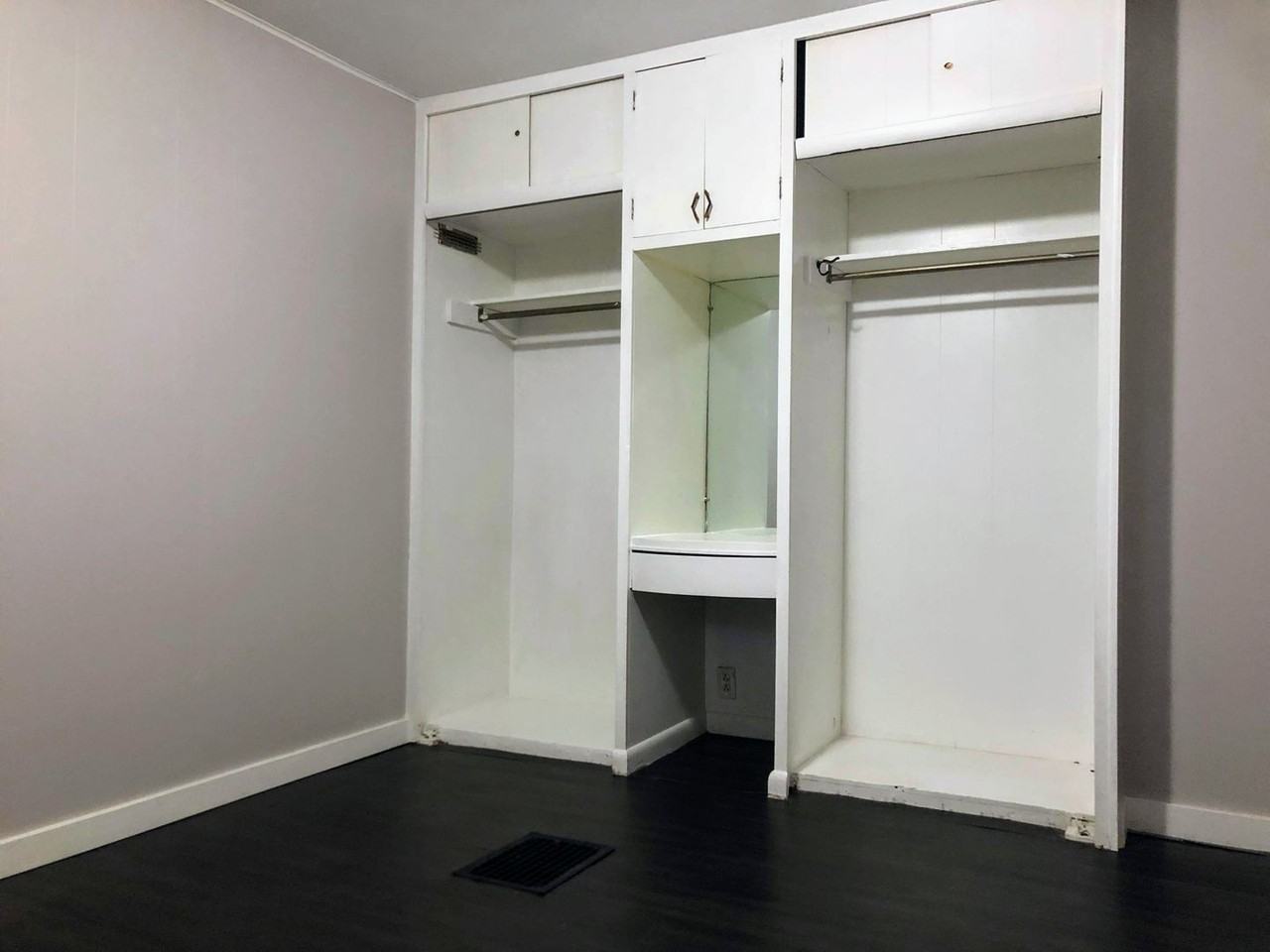 466 Spring Ave Ne - Photo 3 of 12