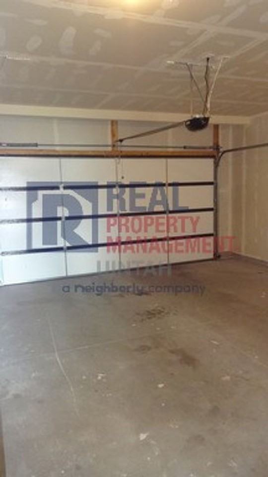 420 E Gray Fox Ln - Photo 2 of 13