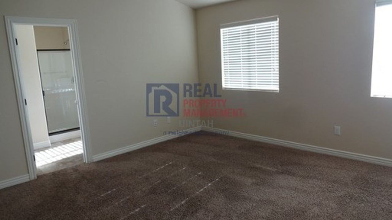 420 E Gray Fox Ln - Photo 6 of 13