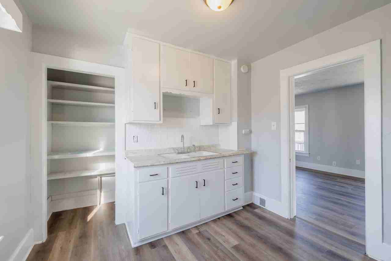 159 E 10th Street - Photo 2 of 11