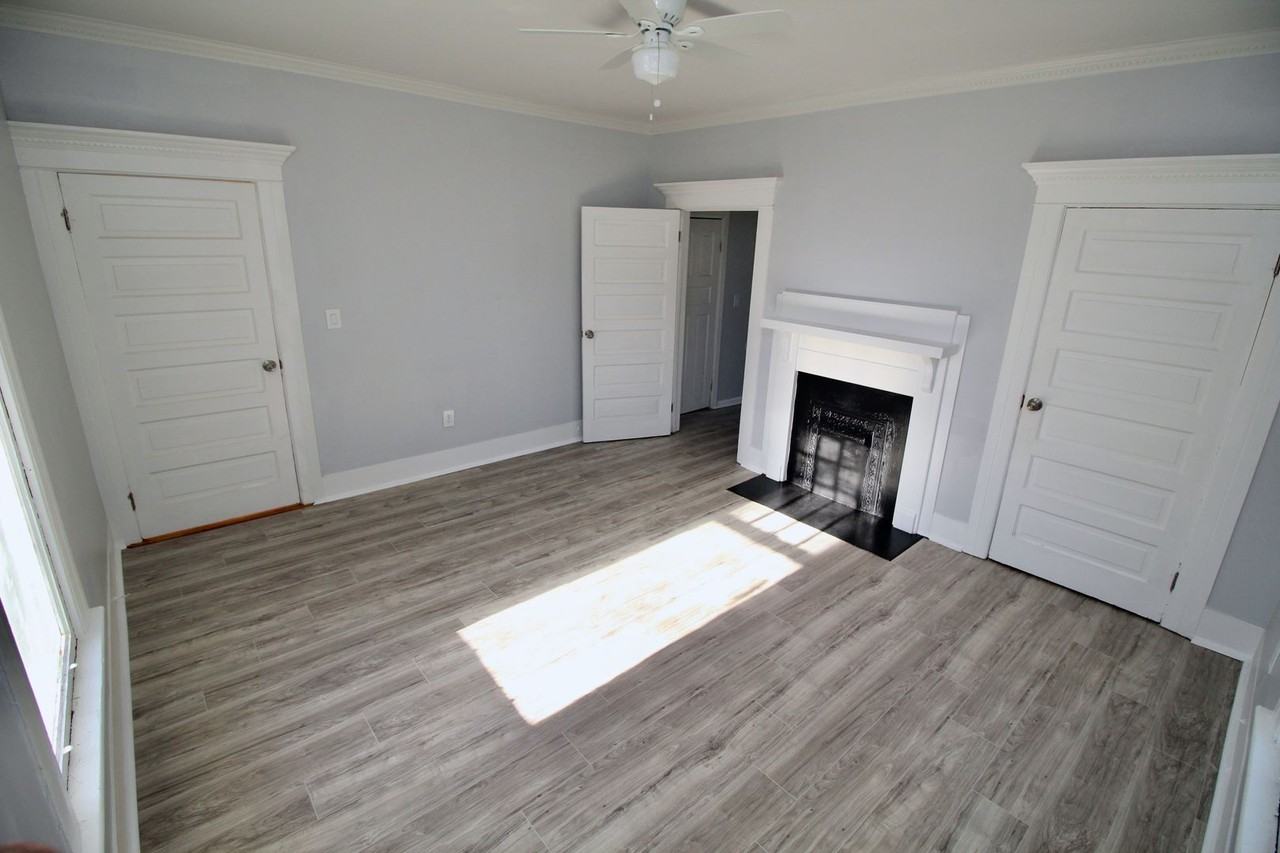 107 Pine St #A - Photo 3 of 10