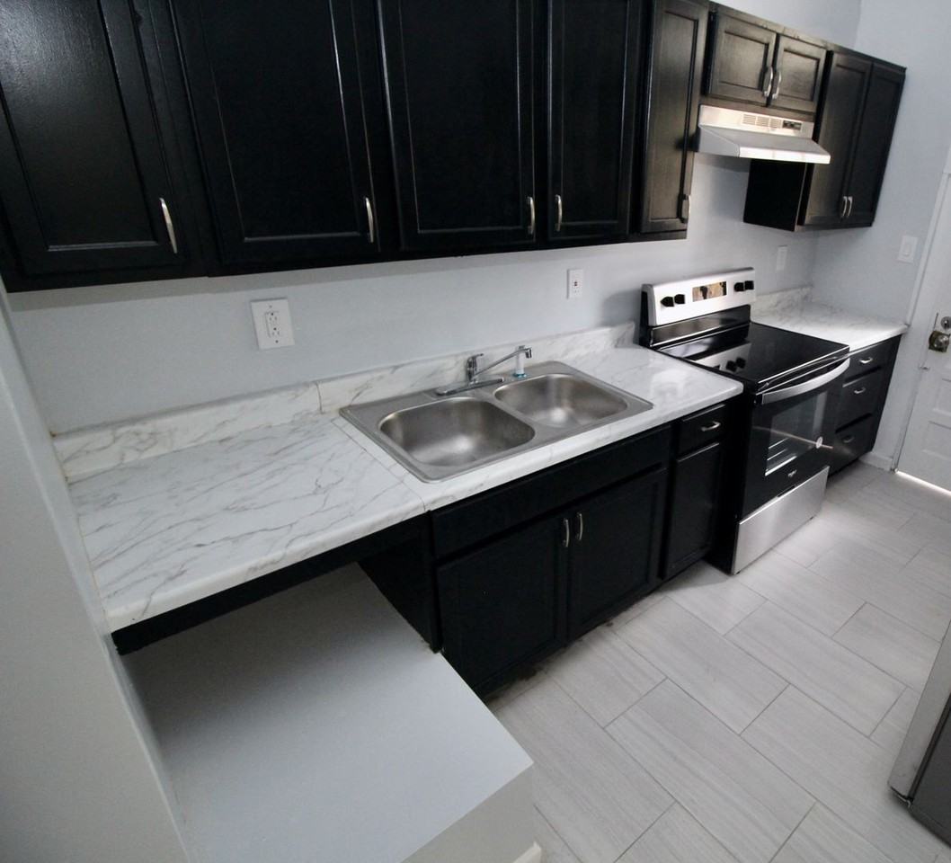 107 Pine St #A - Photo 7 of 10